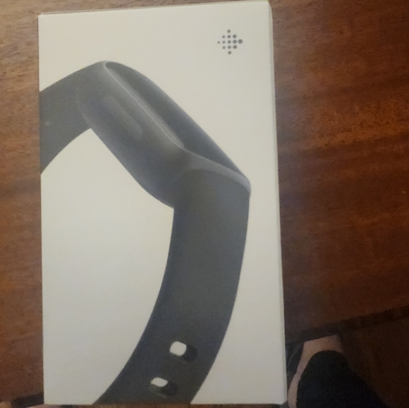 New In Box Fitbit Inspire 3 - Picture 2 of 6